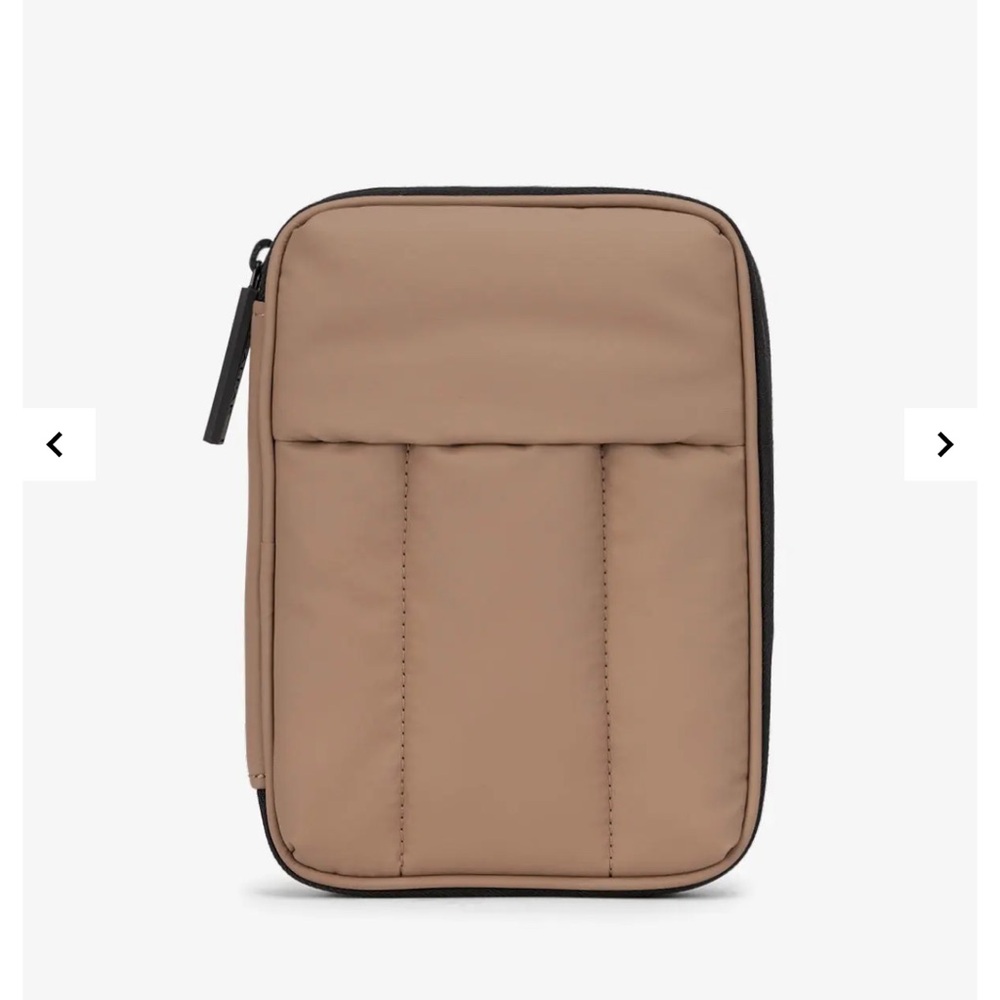 Calpak Luka passport holder
